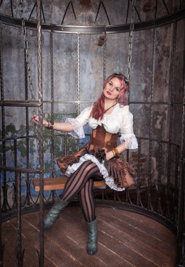 güzel steampunk kadını kafeste