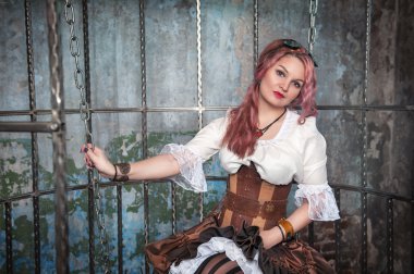 güzel steampunk kadını kafeste
