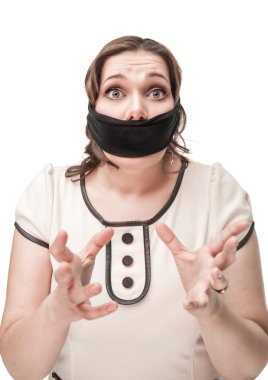 Artı boyutu gagged ve korkmuş kadın