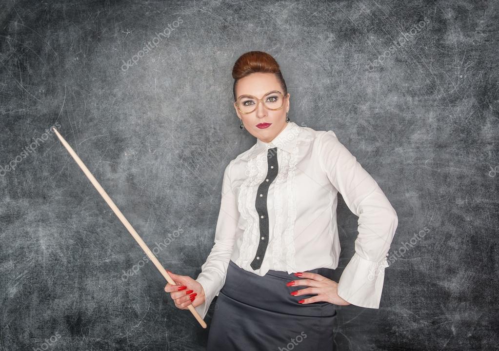 devushka-razvleklas-s-ukazkoy