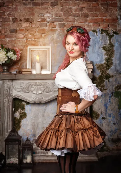 Bella donna steampunk posa — Foto Stock