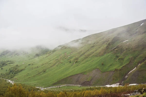 Mooi Landschap Met Weide Vallei Wolken Buiten — Stockfoto