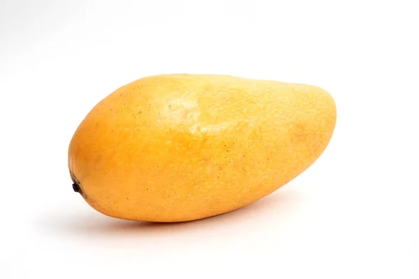 Reife Gelbe Mango Isoliert Auf Weißem Hintergrund — Stockfoto