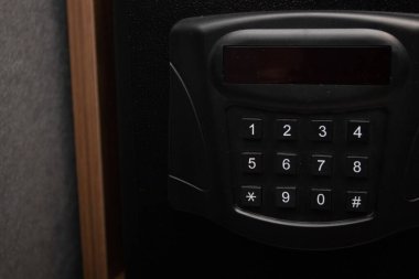 Gardıroba saklanmış güvenli klavye. Küçük ev ya da otel kasası