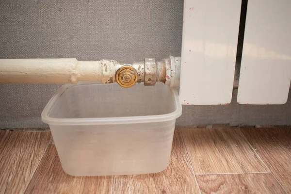 热水器管漏水 — 图库照片
