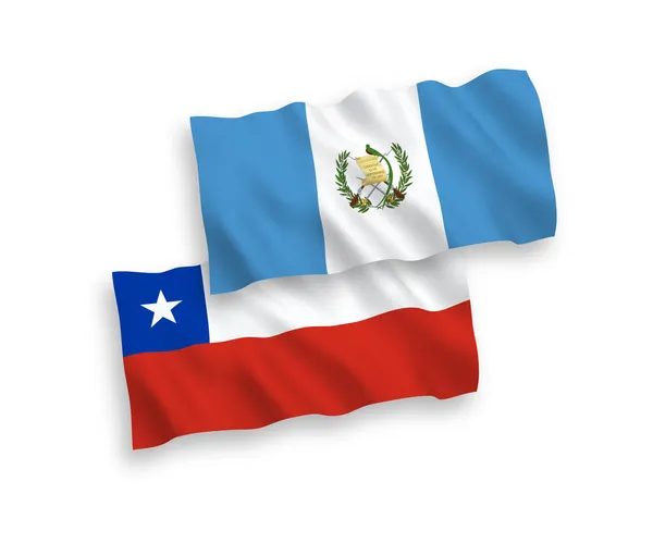 危地马拉共和国和智利共和国的国家病媒织物波条旗在白色背景下隔离 1比2的比例 — 图库矢量图片