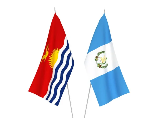 Nationalfahnen Der Republik Kiribati Und Der Republik Guatemala Isoliert Auf — Stockfoto