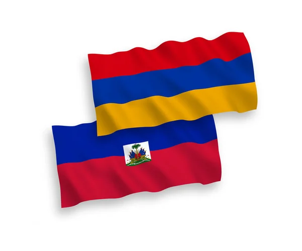 海地共和国和亚美尼亚的国家病媒织物波条旗在白色背景下隔离 1比2的比例 — 图库矢量图片