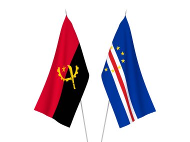 Beyaz arka planda Angola ve Cabo Cumhuriyeti 'nin ulusal kumaş bayrakları izole edildi. 3d resimleme.