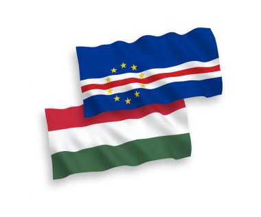 Beyaz arka planda Cabo Verde ve Macaristan Cumhuriyeti bayrakları