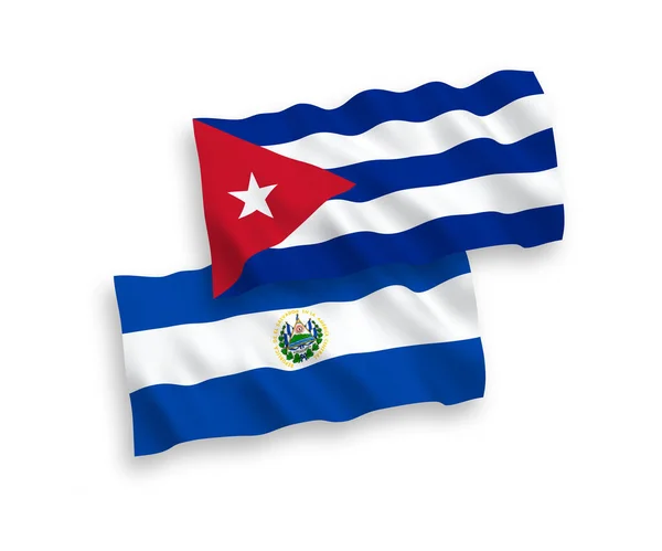 Vlaggen van de Republiek El Salvador en Cuba op een witte achtergrond — Stockvector