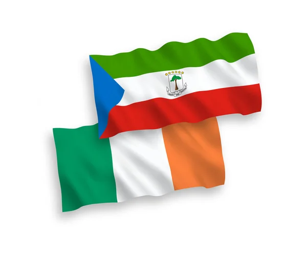 Írország Egyenlítői Guinea Nemzeti Vektorszöveti Hullámlobogói Fehér Alapon Elszigetelve Arányú — Stock Vector