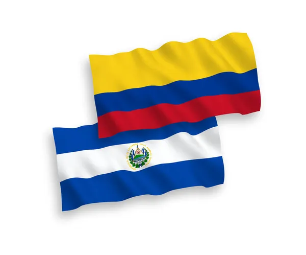 萨尔瓦多共和国和哥伦比亚共和国的国家病媒织物波条旗在白色背景下隔离 1比2的比例 — 图库矢量图片