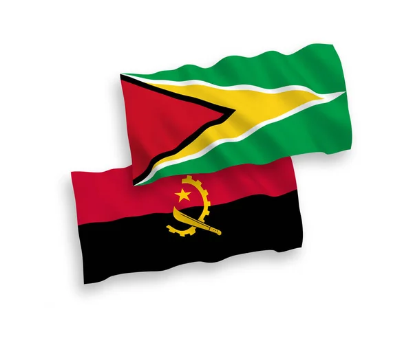 ガイアナ共和国とアンゴラ共和国の国家ベクトルファブリック波旗は白地に隔離されている — ストックベクタ