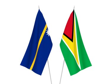 Guyana Kooperatif Cumhuriyeti ve Nauru Cumhuriyeti bayrakları beyaz arka planda izole edildi. 3d resimleme.