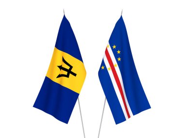 Beyaz arka planda Barbados ve Cabo Verde 'nin ulusal kumaş bayrakları izole edildi. 3d resimleme.