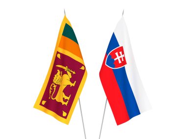 Beyaz arka planda Sri Lanka Demokratik Sosyalist Cumhuriyeti ve Slovakya 'nın ulusal kumaş bayrakları izole edildi. 3d resimleme.