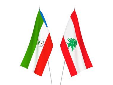 Beyaz arka planda Lübnan ve Ekvator Ginesi Cumhuriyeti 'nin ulusal kumaş bayrakları izole edildi. 3d resimleme.