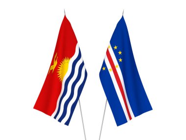 Beyaz arka planda Cabo Verde Cumhuriyeti ve Kiribati Cumhuriyeti 'nin ulusal kumaş bayrakları izole edildi. 3d resimleme.