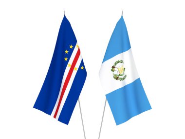 Beyaz arka planda Cabo Verde Cumhuriyeti ve Guatemala Cumhuriyeti 'nin ulusal kumaş bayrakları izole edildi. 3d resimleme.