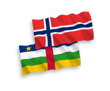 Norveç ve Orta Afrika Cumhuriyeti 'nin ulusal taşıyıcı kumaş bayrakları beyaz arka planda izole edildi. 1 'e 2 oranında.