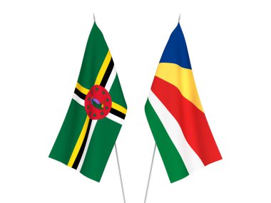 Seyşeller ve Dominika bayrakları