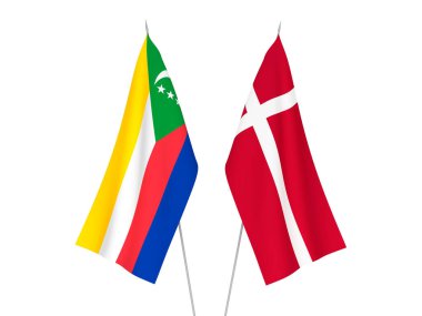 Komoros ve Danimarka Birliği bayrakları beyaz arka planda izole edildi. 3d resimleme.