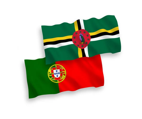 Flaggor i Portugal och Dominica på en vit bakgrund — Stock vektor