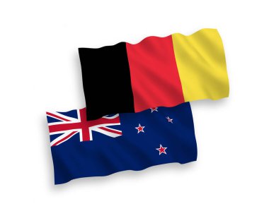 Beyaz arka planda Yeni Zelanda ve Belçika 'nın ulusal taşıyıcı kumaş bayrakları izole edildi. 1 'e 2 oranında.