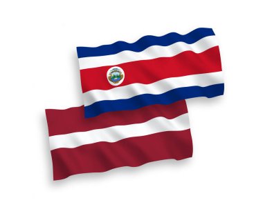 Beyaz arka planda, Letonya ve Kosta Rika Cumhuriyeti 'nin ulusal taşıyıcı kumaş bayrakları izole edildi. 1 'e 2 oranında.