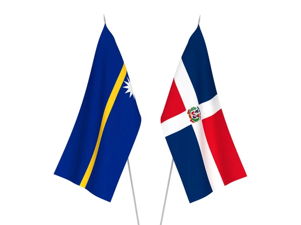 Bandiere Tessuto Nazionale Della Repubblica Dominicana Della Repubblica Nauru Isolate — Foto Stock