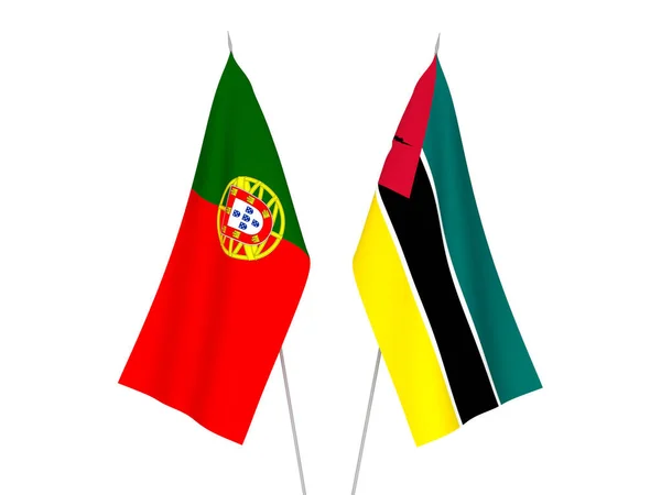 Bandiere Nazionali Tessuto Della Repubblica Del Mozambico Del Portogallo Isolate — Foto Stock