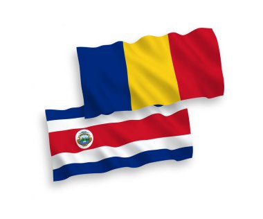 Romanya ve Kosta Rika Cumhuriyeti 'nin ulusal taşıyıcı kumaş bayrakları beyaz arka planda izole edildi. 1 'e 2 oranında.
