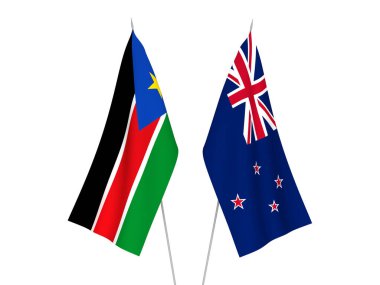 Güney Sudan ve Yeni Zelanda 'nın ulusal kumaş bayrakları beyaz arka planda izole edildi. 3d resimleme.