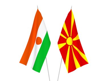 Kuzey Makedonya 'nın ulusal kumaş bayrakları ve Nijer Cumhuriyeti beyaz arka planda izole edildi. 3d resimleme.