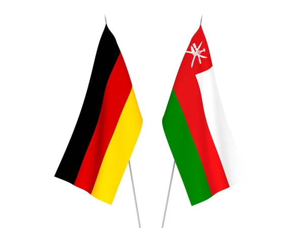 Drapeaux Nationaux Tissu Allemagne Sultanat Oman Isolés Sur Fond Blanc — Photo