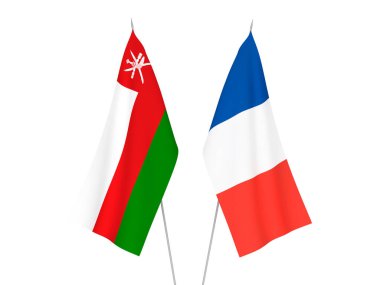 Beyaz arka planda Fransa 'nın ulusal kumaş bayrakları ve Umman Sultanlığı izole edildi. 3d resimleme.