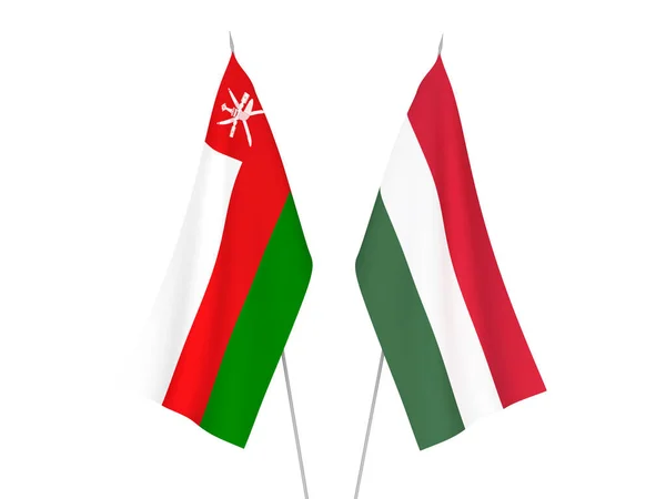 Bandeiras Tecido Nacional Sultanato Omã Hungria Isoladas Fundo Branco Ilustração — Fotografia de Stock