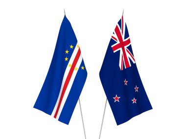 Beyaz arka planda Yeni Zelanda ve Cabo Verde Cumhuriyeti bayrakları izole edildi. 3d resimleme.