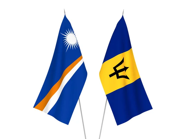 Nationalflaggen Von Barbados Und Der Republik Der Marshallinseln Isoliert Auf — Stockfoto
