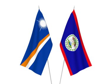 Beyaz arka planda Marshall Adaları ve Belize Cumhuriyeti bayrakları izole edildi. 3d resimleme.