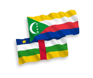 Beyaz arka planda izole edilmiş Ulusal Komoros Birliği ve Orta Afrika Cumhuriyeti bayrakları. 1 'e 2 oranında.