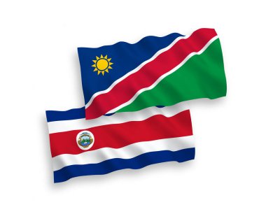 Kosta Rika Cumhuriyeti ve Namibya Cumhuriyeti 'nin ulusal taşıyıcı kumaş bayrakları beyaz arka planda izole edilmiştir. 1 'e 2 oranında.