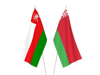 Beyaz arka planda Belarus 'un ulusal kumaş bayrakları ve Umman Sultanlığı izole edildi. 3d resimleme.