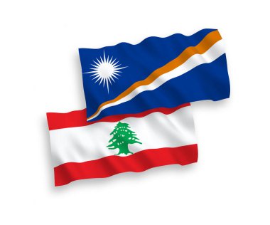 Marshall Adaları Cumhuriyeti ve Lübnan 'ın ulusal taşıyıcı kumaş bayrakları beyaz arka planda izole edilmiştir. 1 'e 2 oranında.