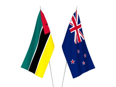 Mozambik Cumhuriyeti ve Yeni Zelanda 'nın ulusal kumaş bayrakları beyaz arka planda izole edildi. 3d resimleme.