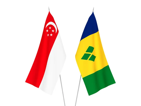 Nationell Tyg Flaggor Saint Vincent Och Grenadinerna Och Singapore Isolerade — Stockfoto