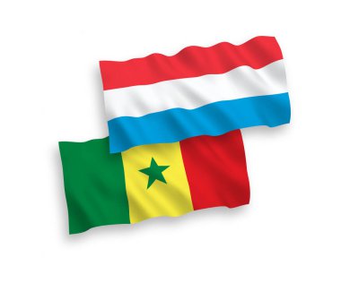 Senegal Cumhuriyeti ve Lüksemburg 'un ulusal taşıyıcı kumaş bayrakları beyaz arka planda izole edildi. 1 'e 2 oranında.