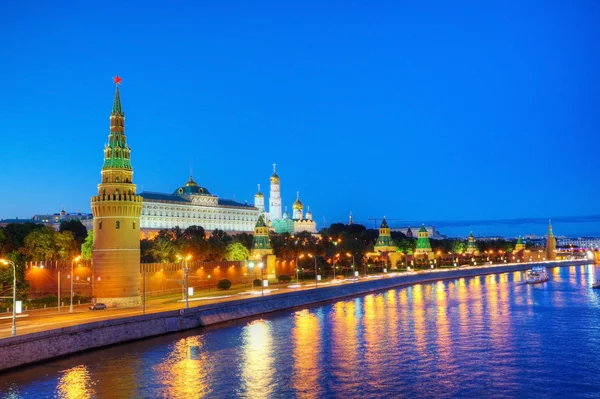 Översikt över centrala Moskva nattetid — Stockfoto