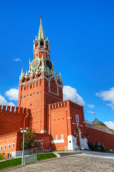 Torre Spasskaya en la Plaza Roja de Moscú — Foto de Stock